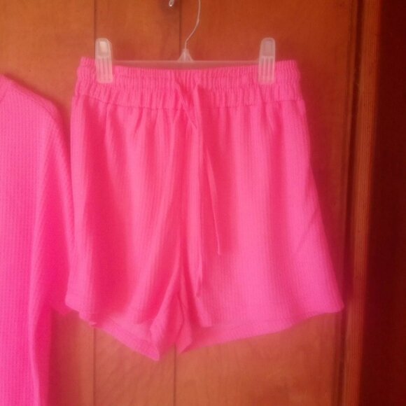Women's Pink  pullover short sleeve top elastic waist shorts Short Set Size S - Picture 4 of 5